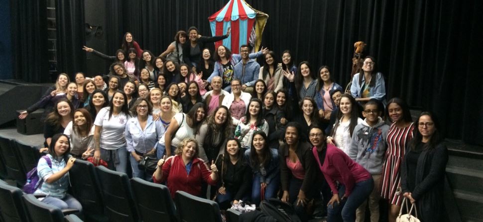 Futuros educadores prestigiam espetáculo infantil no SESI de Mogi