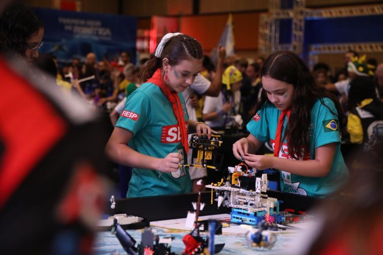 Sesi Mogi das Cruzes receberá mais de 300 estudantes em competição regional de robótica da temporada FIRST AGE 2025/2026