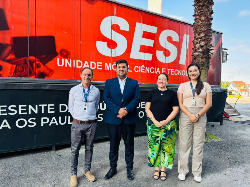 Unidade Móvel de Ciência e Tecnologia do SESI-SP atende mais de mil estudantes e educadores da rede municipal de Suzano