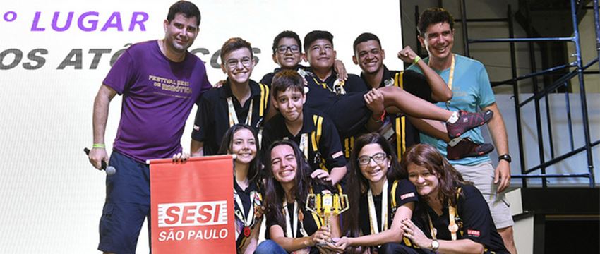 TORNEIO SESI DE ROBÓTICA GARANTE VICE-CAMPEONATO PARA ALUNOS DE ARARAS E CLASSIFICAÇÃO PARA MUNDIAL NOS EUA