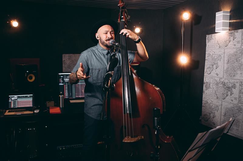 Setembro no SESI Araçatuba conta com karaokê, vôlei de areia e natação!