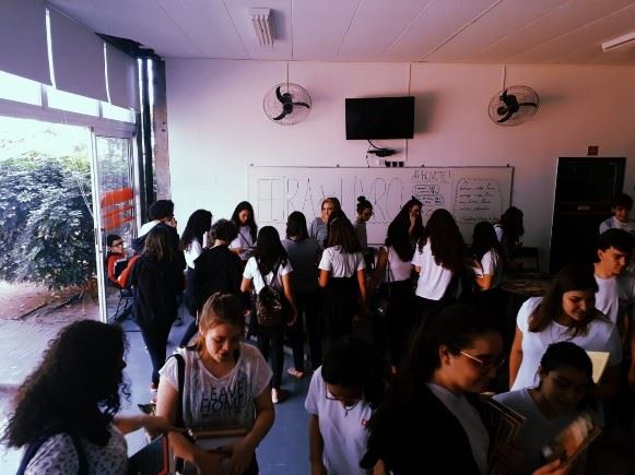 Alunos do SESI participam de Feira do Livro