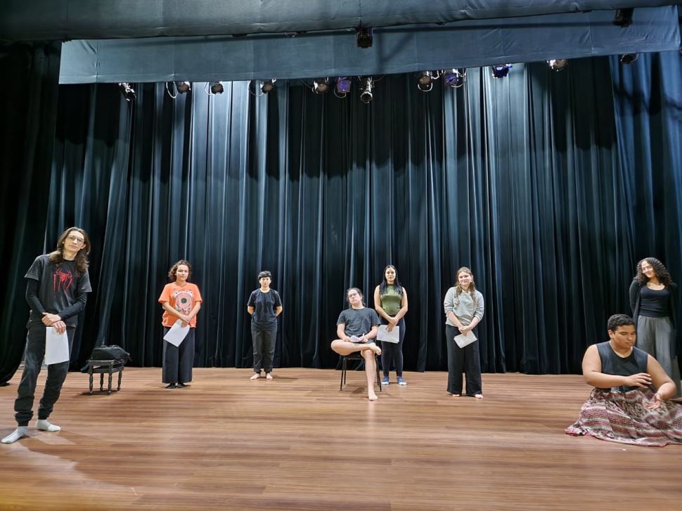 Alunos do Núcleo de Artes Cênicas se apresentam no Teatro do SESI Araraquara