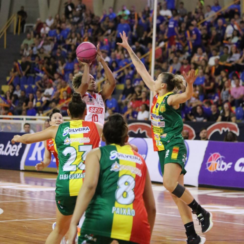 SESI Araraquara Basquete empata nos playoffs pelo segundo jogo da final da LBF 2023