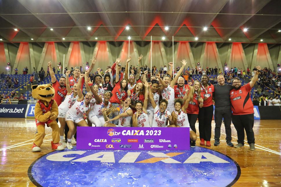 INÉDITO: Sesi Araraquara Basquete é campeão da LBF 2023