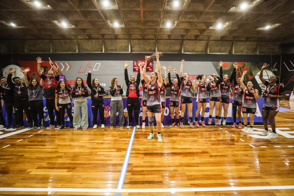 SESI Araraquara vence de virada e conquista o terceiro lugar da LBF 2026