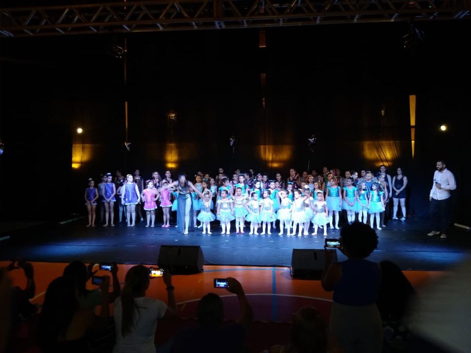 FESTIVAL ESTRELAS DO ROCK E POP REUNIU ALUNOS DO CENTRO DE ATIVIDADES 