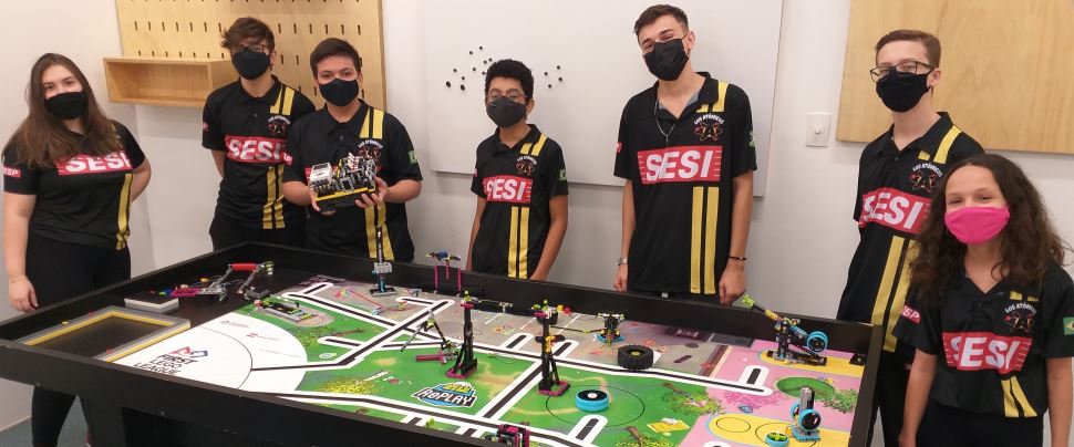 Los Atômicos está na etapa mundial de campeonato de robótica