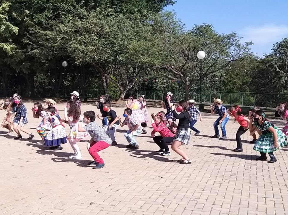 Estudantes do Sesi Araras participam de Festival Julino