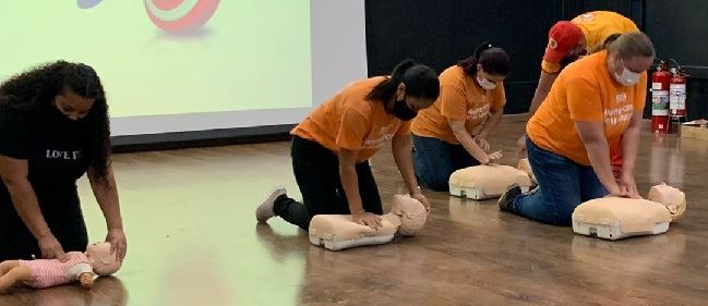  Funcionários da escola Sesi de Araras têm treinamento com guarda-vidas