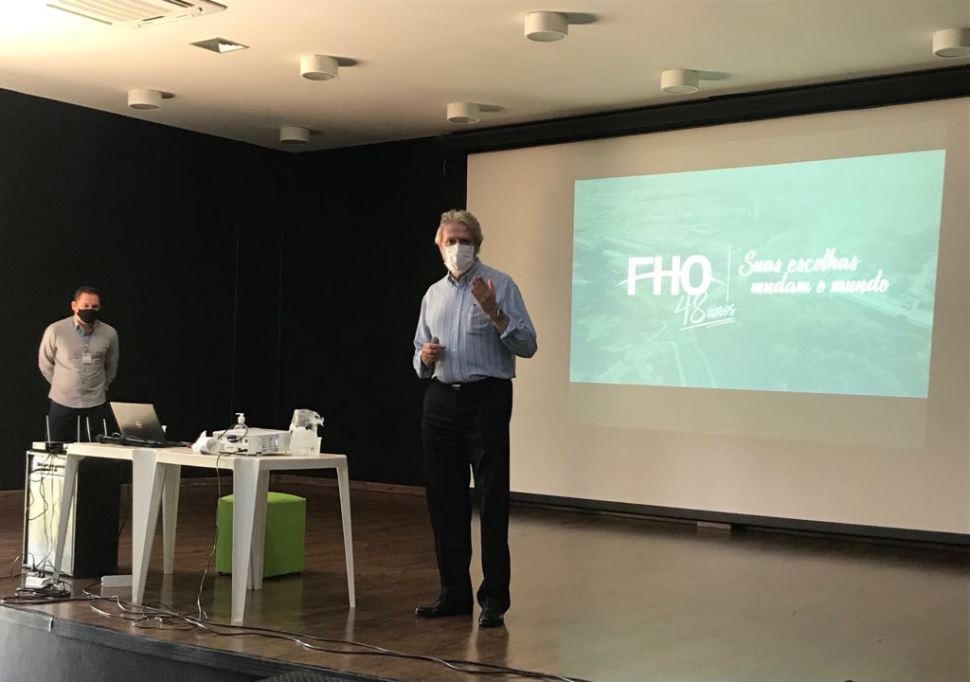 Estudantes participam de palestra motivacional