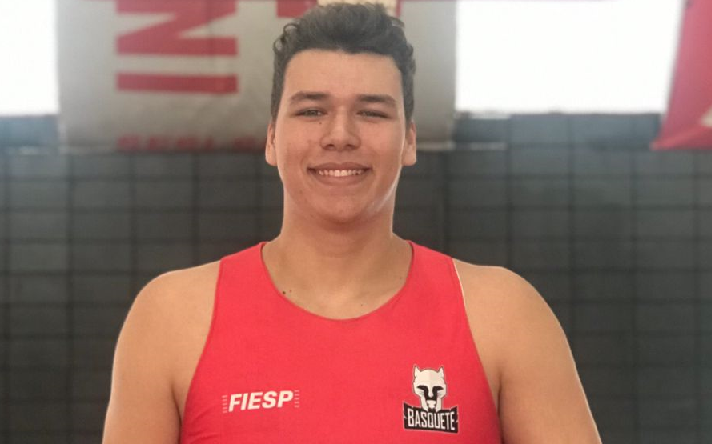 Ex-aluno do Sesi Araras est&#xE1; na equipe sub-18 do Sesi Franca Basquete