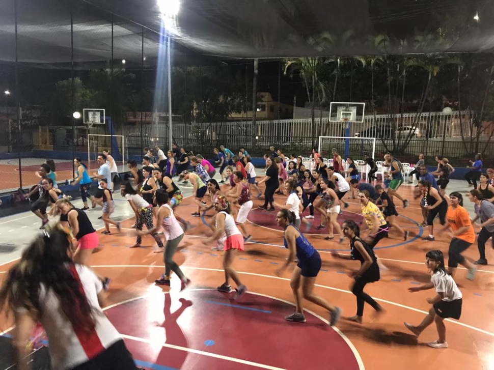 SESI Bauru promove aula aberta de Zumba e Yoga