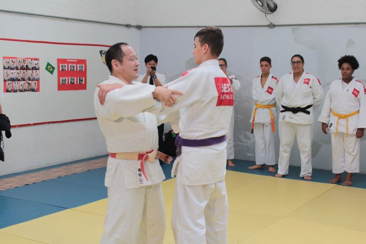 Lançamento Judô na Escola