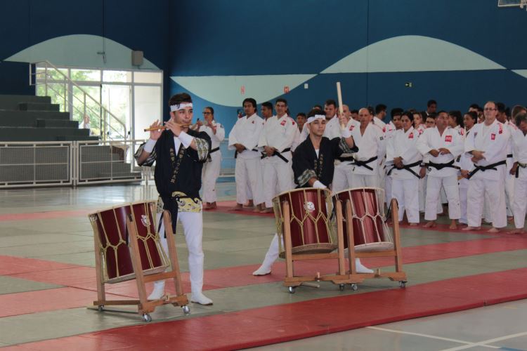 Lançamento Judô na Escola