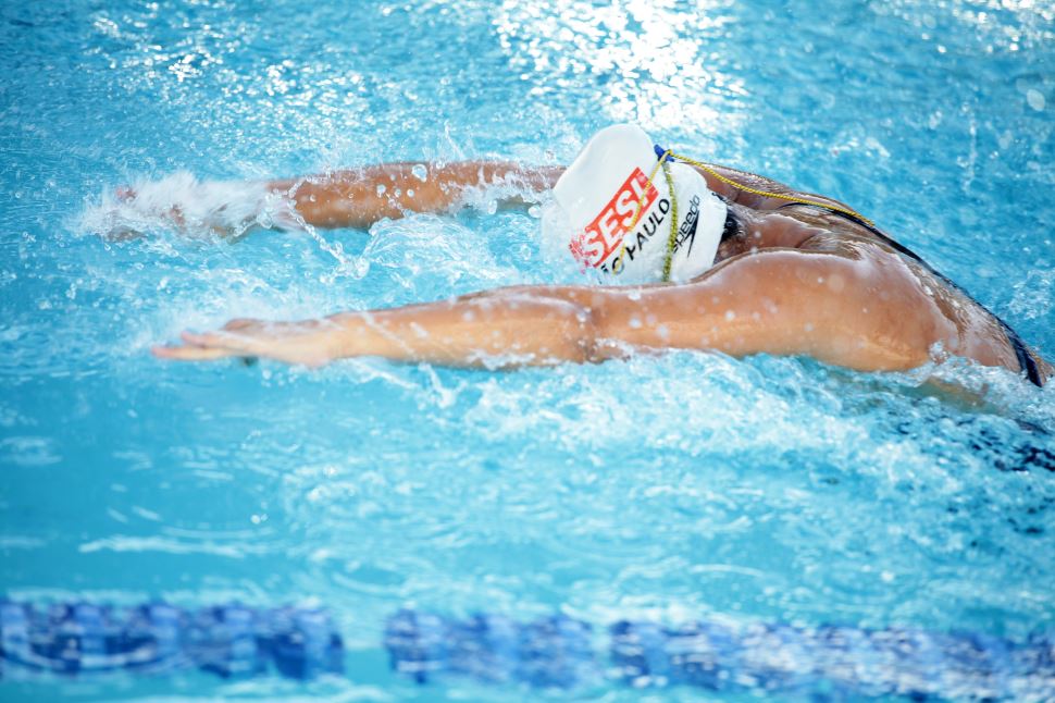 Agende online seu horário nas piscinas e quadras poliesportivas