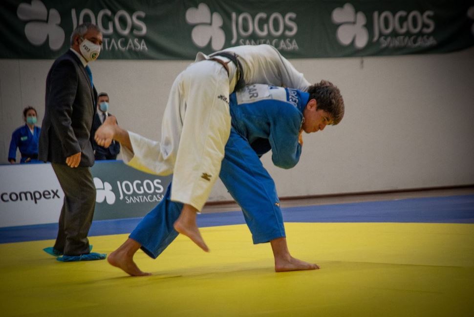 Renan Torres e Laislaine Rocha brilham em Portugal