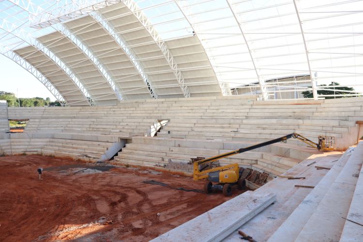 visita empresários novos ginásio