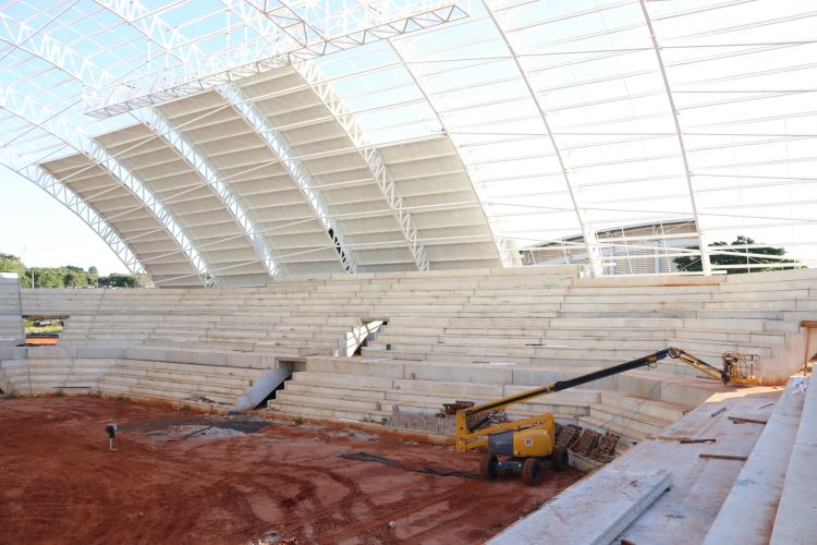 visita empresários novos ginásio