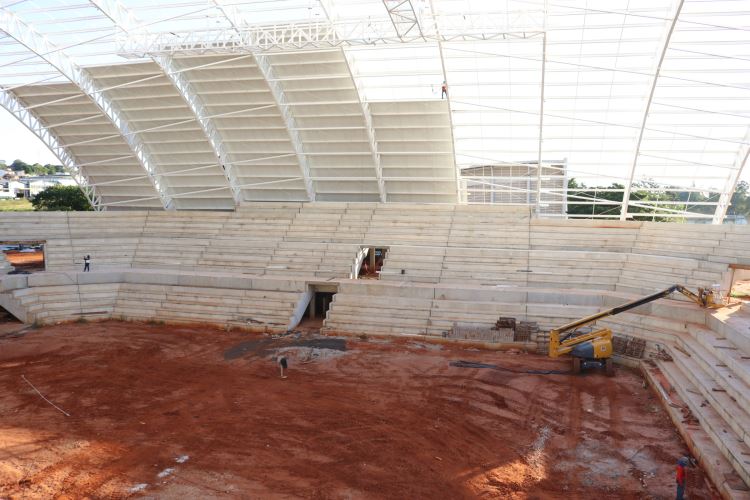 visita empresários novos ginásio