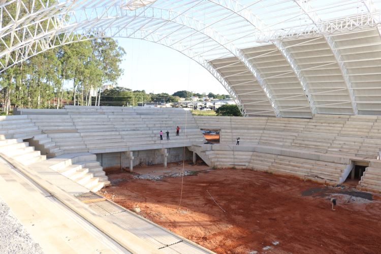 visita empresários novos ginásio