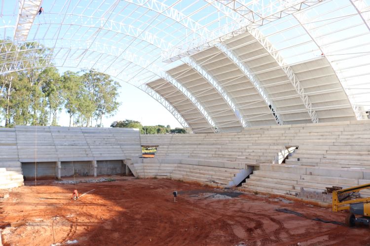 visita empresários novos ginásio