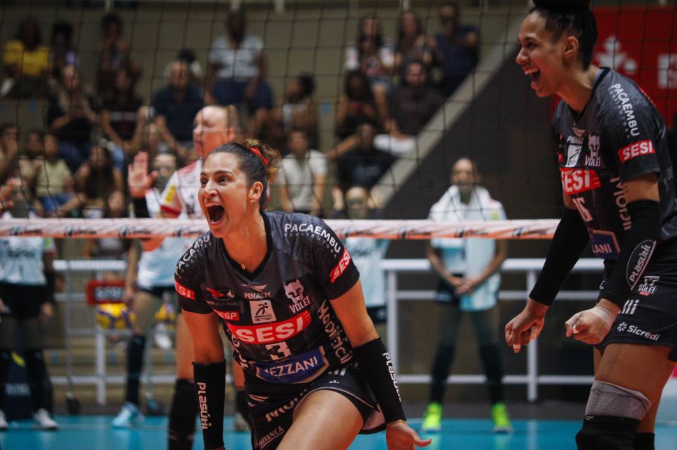 Sesi Vôlei Bauru bate Sesc RJ Flamengo em casa pela Superliga 2024/2025