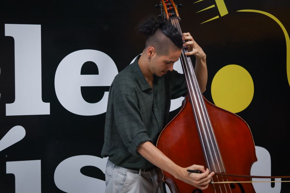 Ex-aluno do Núcleo de Música do Sesi Bauru é selecionado para estudar em universidade britânica