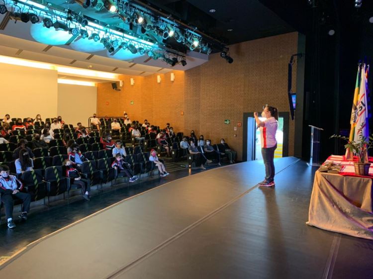 evento 8 de julho homenagem alunos sesi birigui