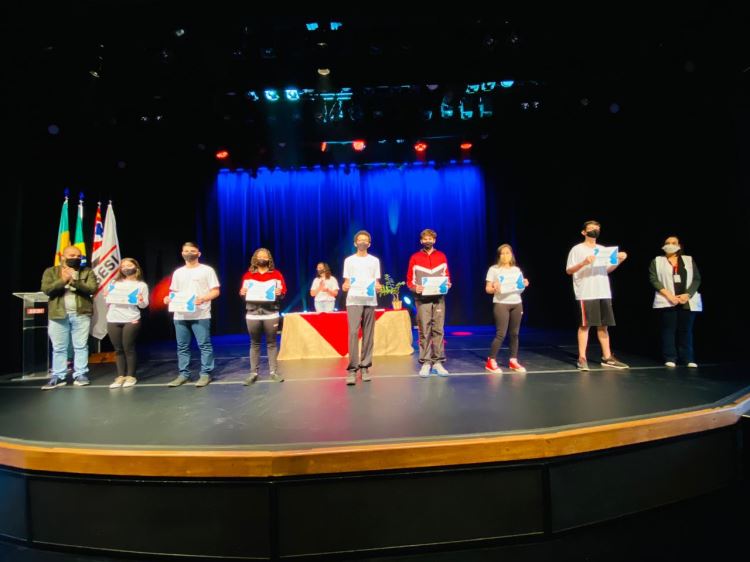 evento 8 de julho homenagem alunos sesi birigui