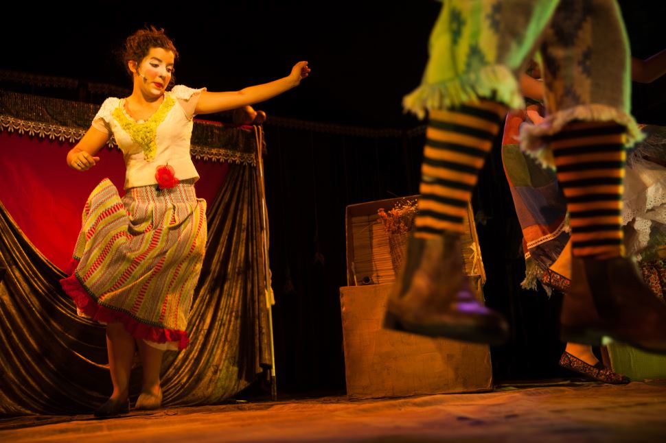 Teatro do Sesi Birigui apresenta peça “Janeiros" neste sábado (17)