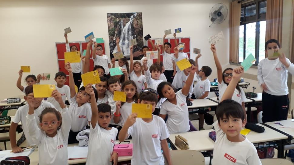 Cartões postais são produzidos pelos alunos do SESI Botucatu