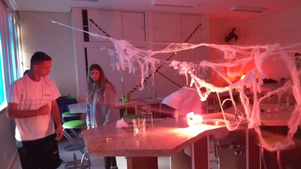 “Sherlockeando”, alunos desenvolvem oficinas de Escape Room