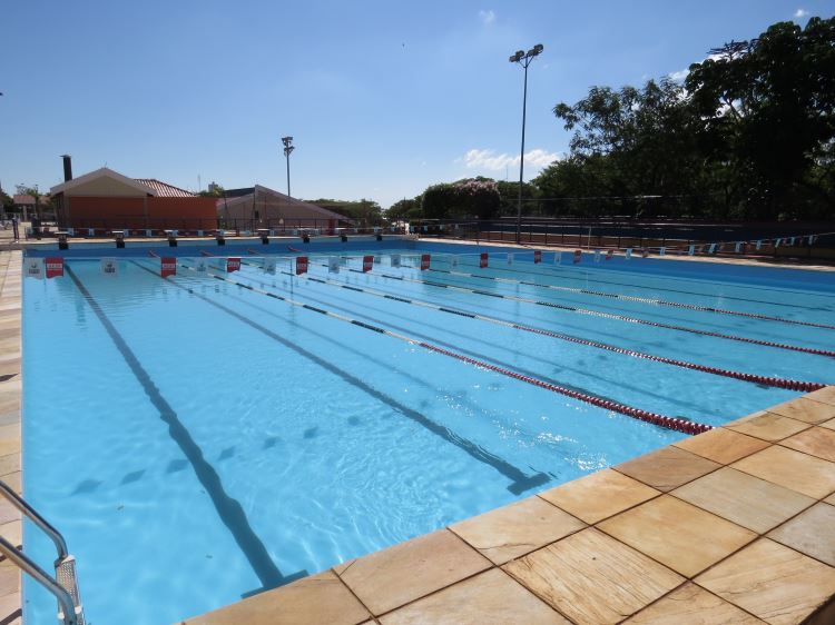 piscina semiolímpica botucatu