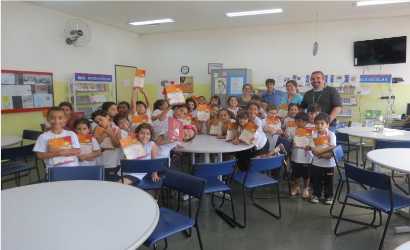 Visita do autor Beto Junqueyra e da atriz Renata Bortoleto à Escola SESI-SP de Cotia