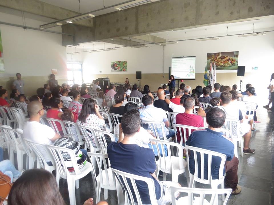 Palestras para pais e alunos na escola SESI-SP de Cotia