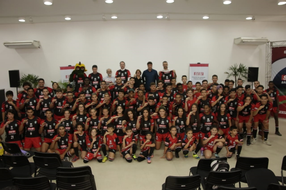 SESI-SP lança projeto de tênis de mesa e apresenta equipes de base de rugby