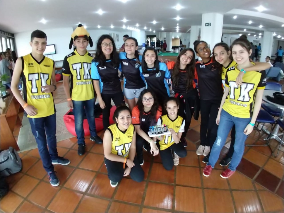 ALUNOS DO SESI-SP DE CRUZEIRO E LORENA NA WRO