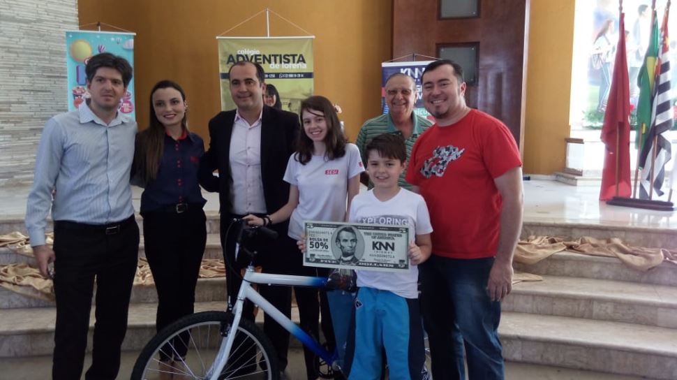 Aluna da escola SESI-SP de Lorena vence concurso de Poesia