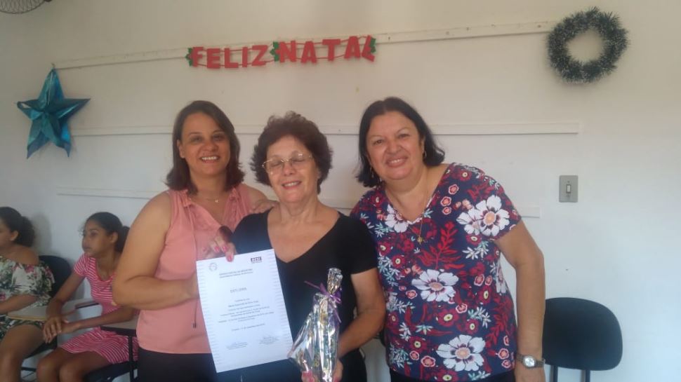 SESI Cruzeiro e Prefeitura de Areias certificam alunas do curso de Costura e Moda