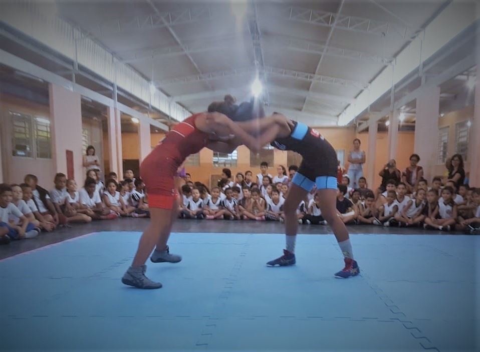 Luta Olímpica traz o esporte como exemplo para escola em Cubatão