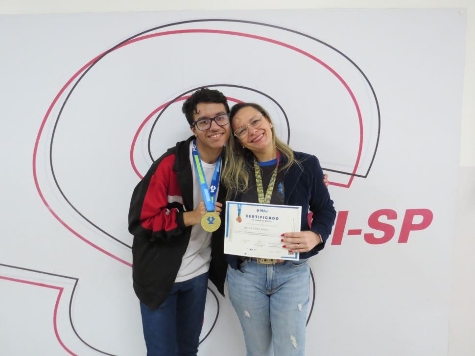Aluno do SESI Cubatão conquista medalha de ouro na Olimpíada Brasileira de Administração
