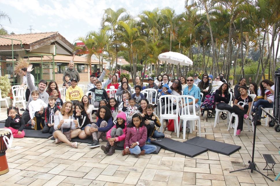 A magia do circo e as histórias com música marcam o primeiro Sábado Literário 