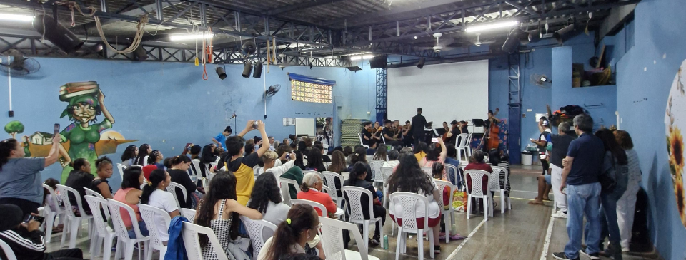 Camerata do Sesi Diadema encanta comunidade em apresentação especial preparada para o Dia das Mães 