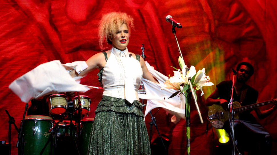 Sesi Franca apresenta Vanessa da Mata com o show “Vem Doce”