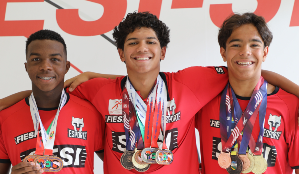 Atletas da natação do SESI Guarulhos conquistam títulos em competições nacionais e internacionais 