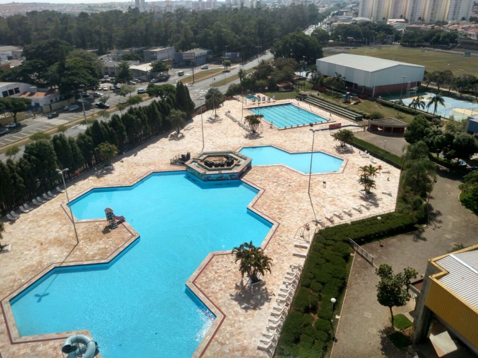 Piscina Semiolímpica em manutenção