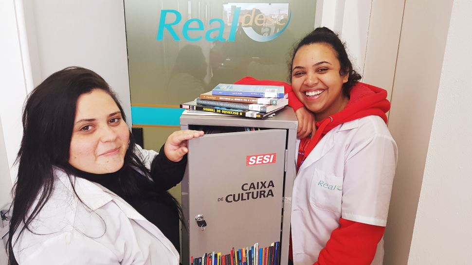 Leitoras do mês da empresa Realdesc comentam a importância da leitura