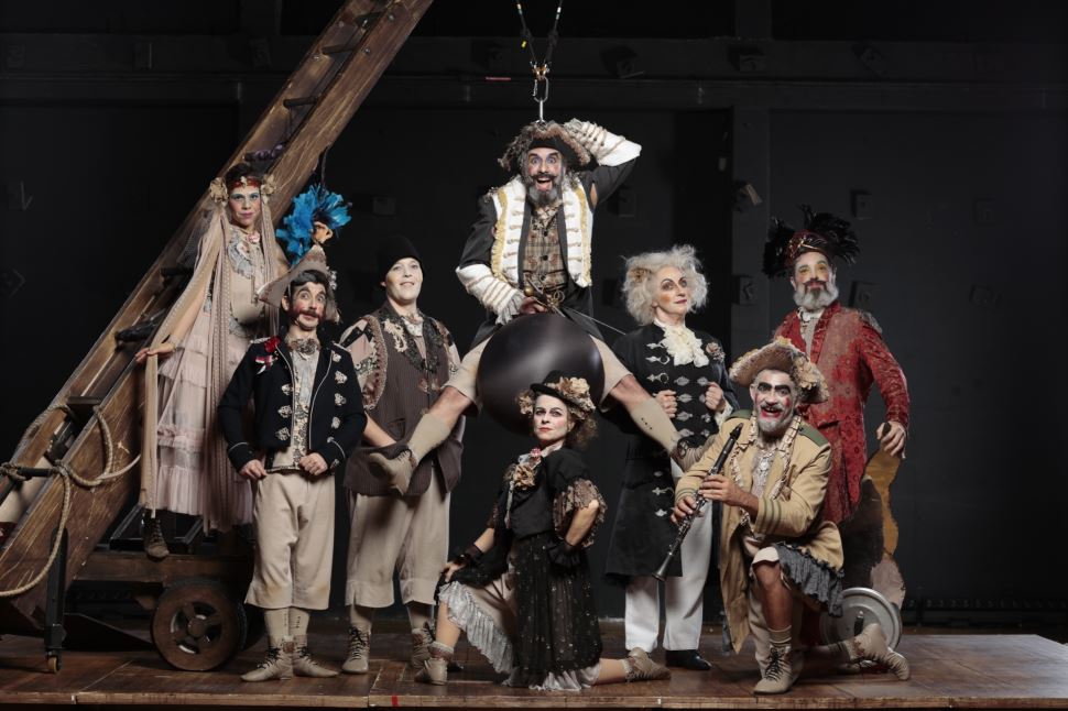 Fantásticas aventuras no espetáculo “A Verdadeira História do Barão”, em cartaz no Teatro do SESI Itapetininga