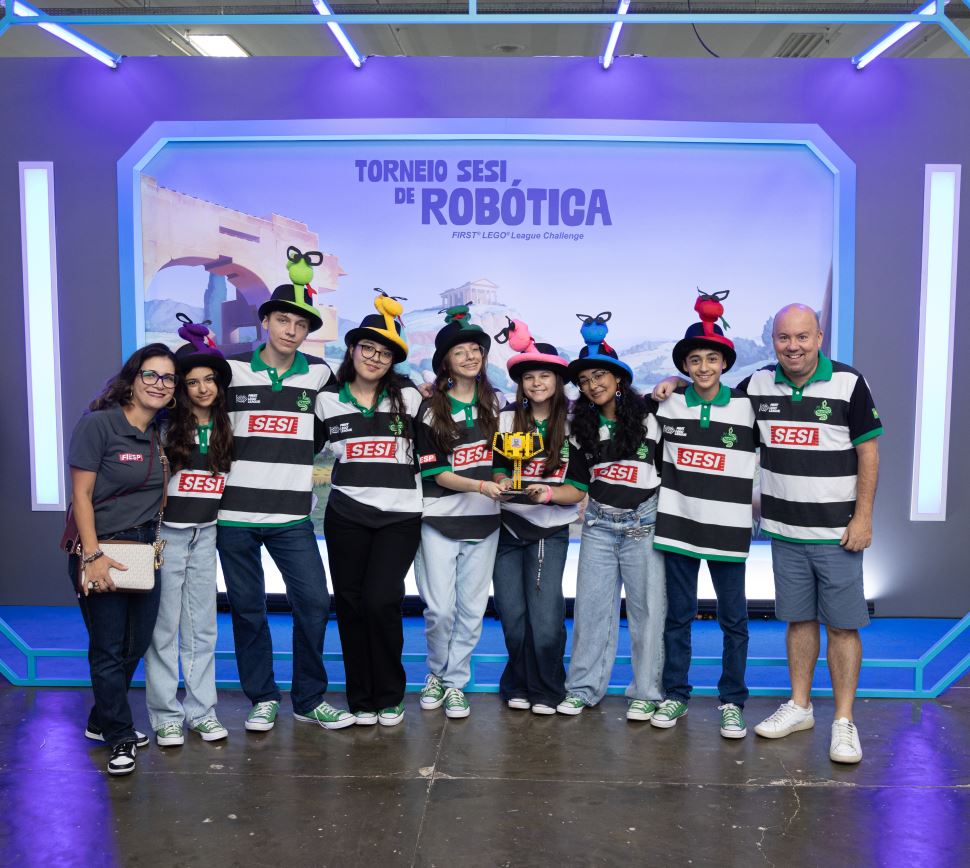 Estudantes do Sesi-SP conquistam recorde de 21 prêmios no Festival Sesi de Robótica, incluindo equipe Mega Snakes de Boituva, e garantem quatro vagas em competições internacionais